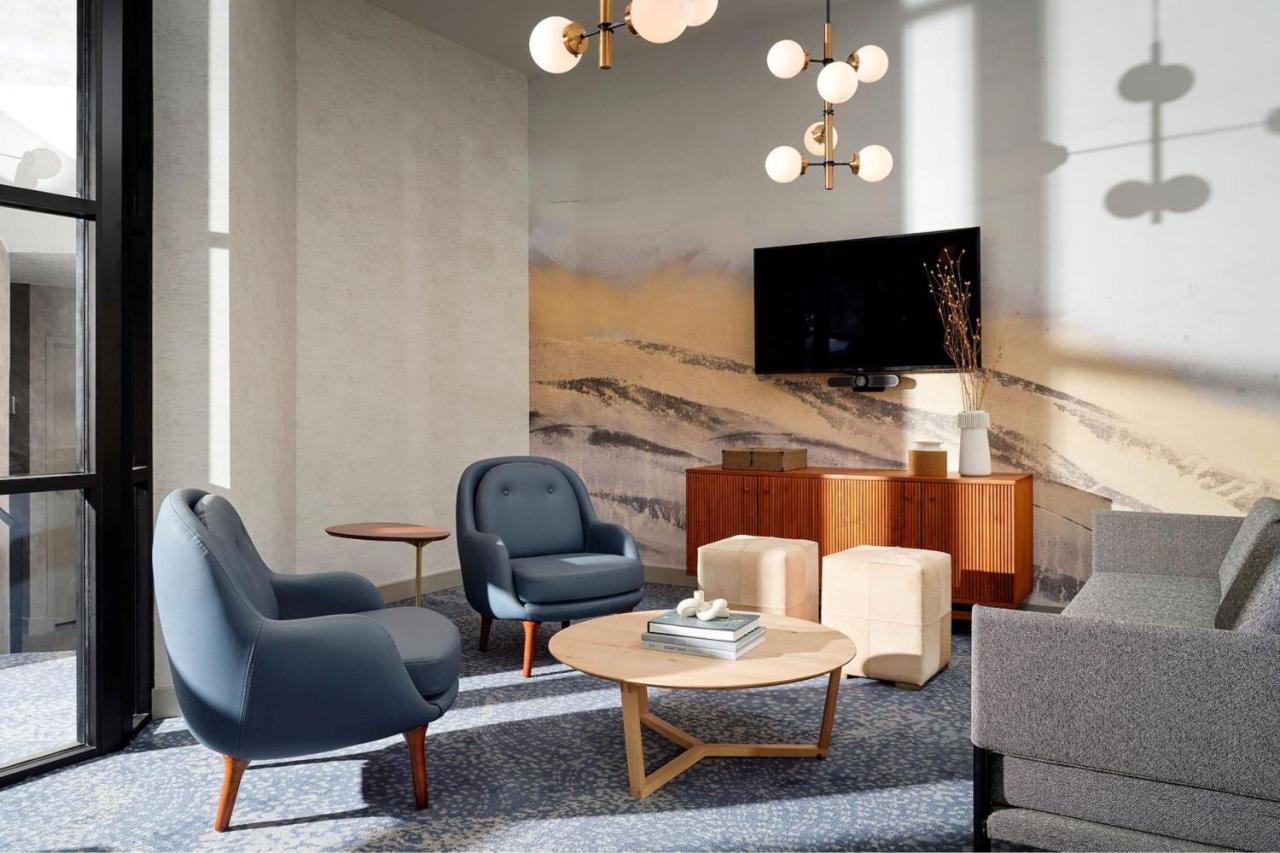Sheraton Grand Rapids Airport Hotel Каскейд Экстерьер фото
