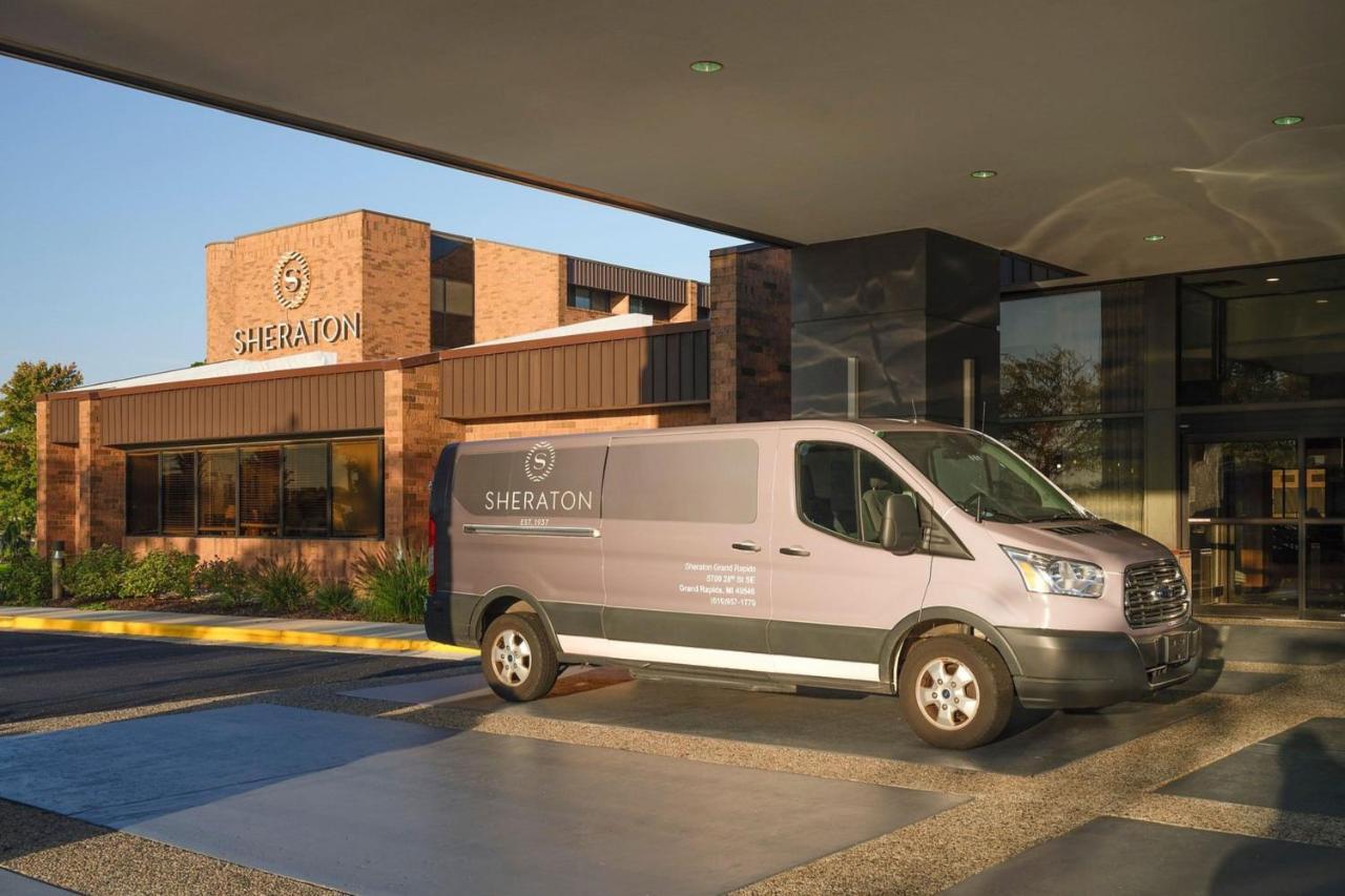 Sheraton Grand Rapids Airport Hotel Каскейд Экстерьер фото