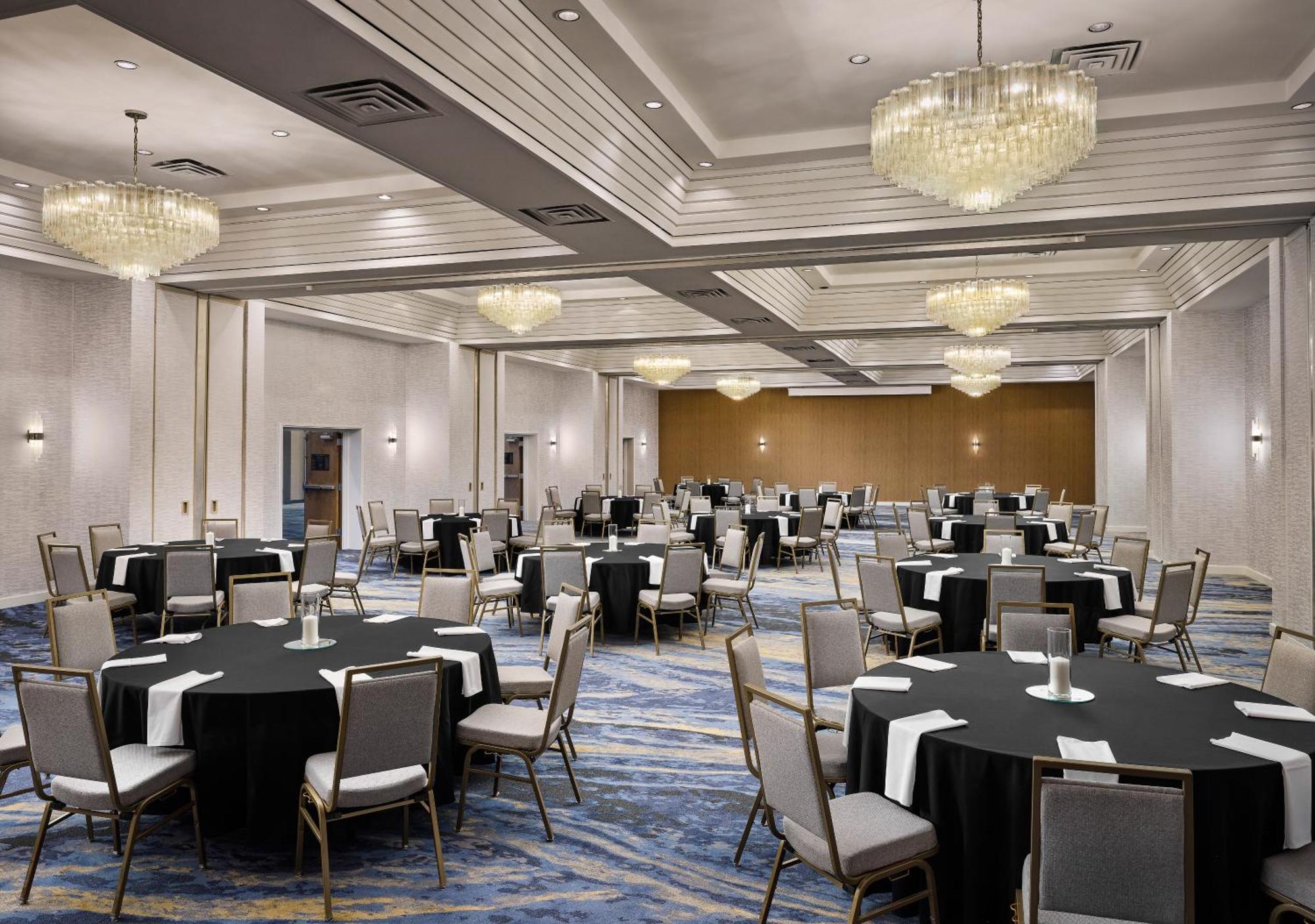 Sheraton Grand Rapids Airport Hotel Каскейд Экстерьер фото