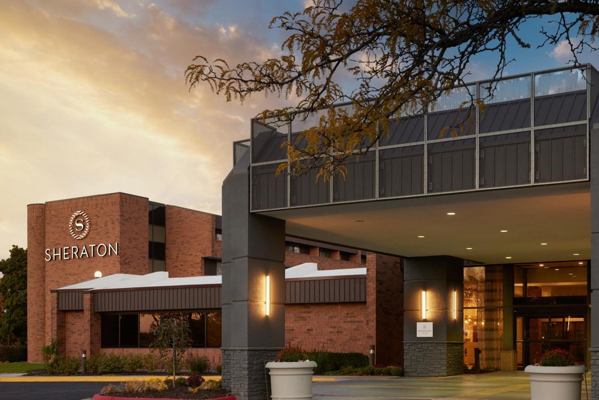 Sheraton Grand Rapids Airport Hotel Каскейд Экстерьер фото