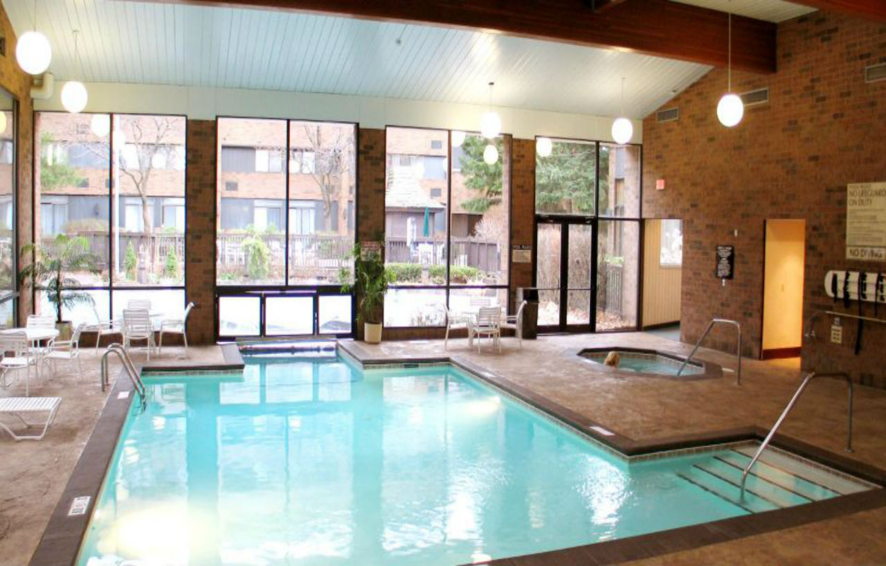Sheraton Grand Rapids Airport Hotel Каскейд Экстерьер фото